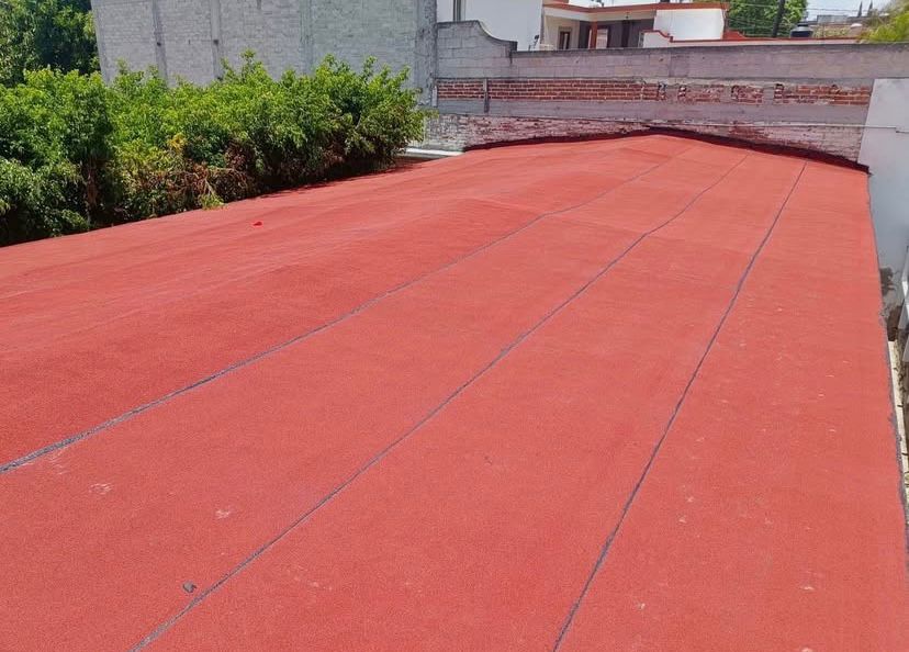 Azotea completamente impermeabilizada con membrana prefabricada.